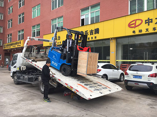 廈門電動叉車公司，銷售比亞迪電動叉車2.5噸一臺